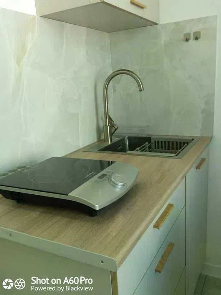 baz-06 Продам студию в центре с ремонтом