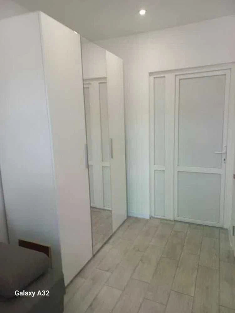 baz-06 Продам студию в центре с ремонтом