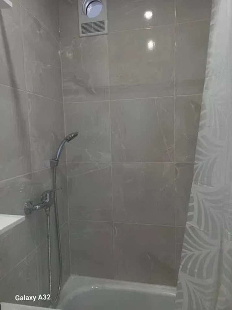 baz-06 Продам студию в центре с ремонтом