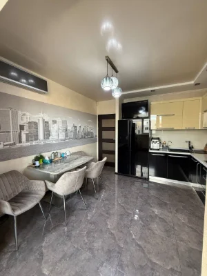 Продам квартиру 3к 97 м2 на Бреуса