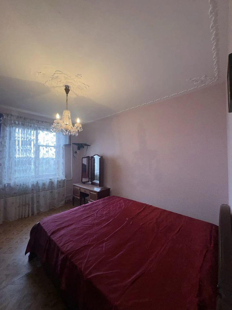Продам двокімнатну квартиру на Таїрова