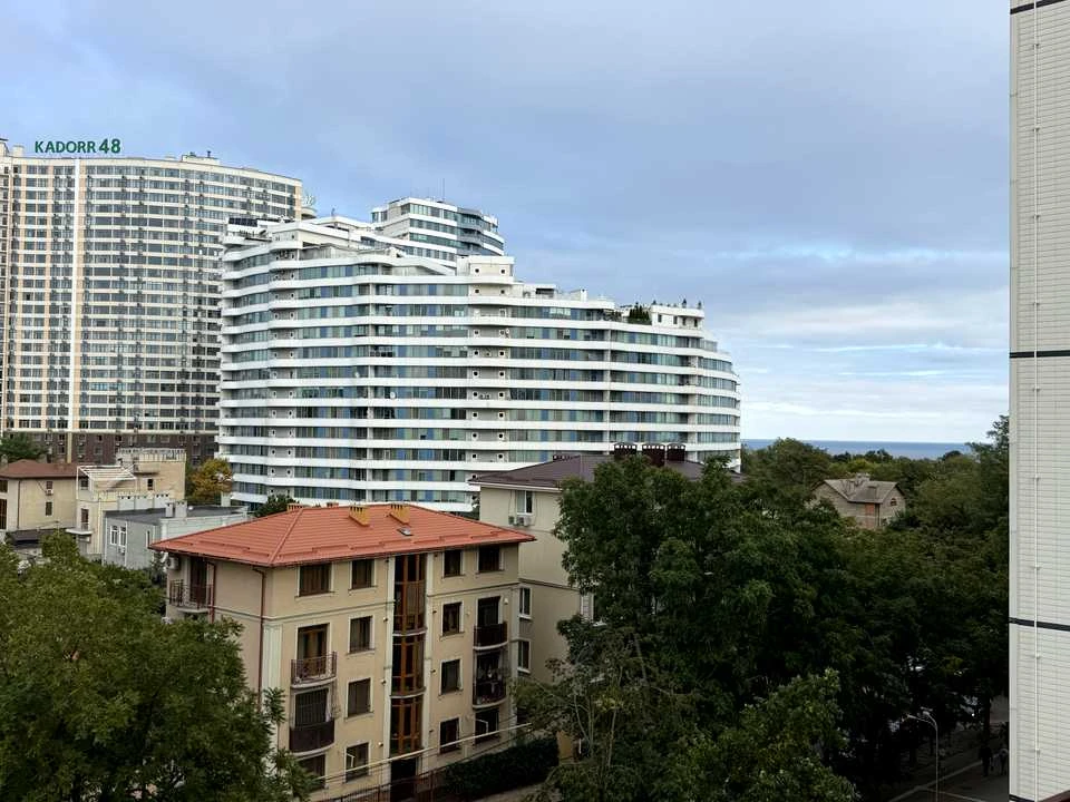 Квартира. Одеса, Літературна вул.