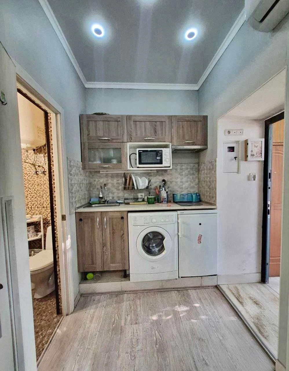 baz-06 продам 1 кімнатну з ремонтом у центрі
