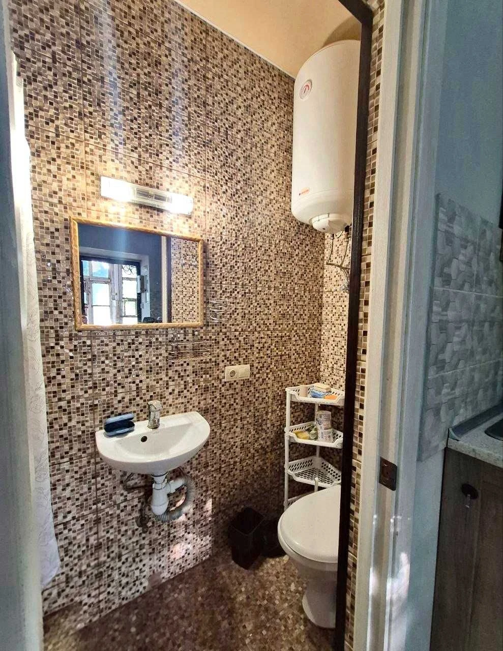 baz-06 продам 1 кімнатну з ремонтом у центрі