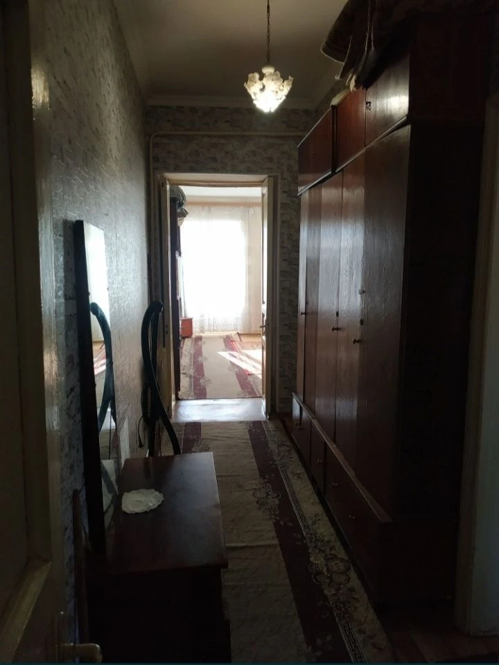 Продам свю 2к квартиру в центре ул Ватутина 13.4