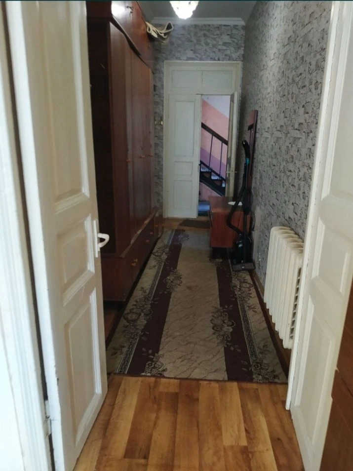 Продам свю 2к квартиру в центре ул Ватутина 13.4