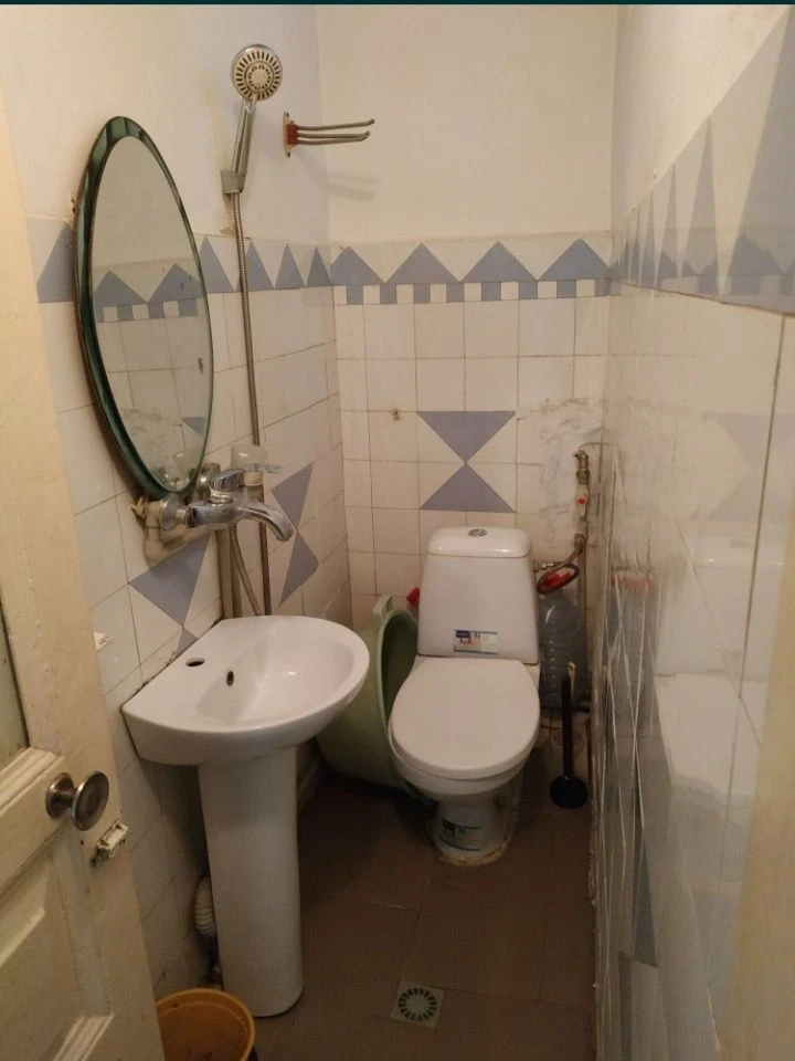 Продам свю 2к квартиру в центре ул Ватутина 13.4