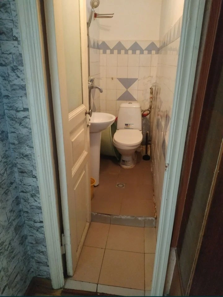 Продам свю 2к квартиру в центре ул Ватутина 13.4