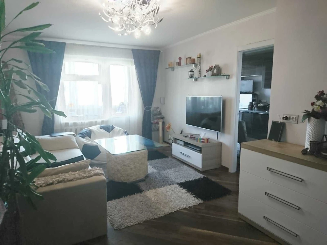 Продам красивую квартиру на Вузовском