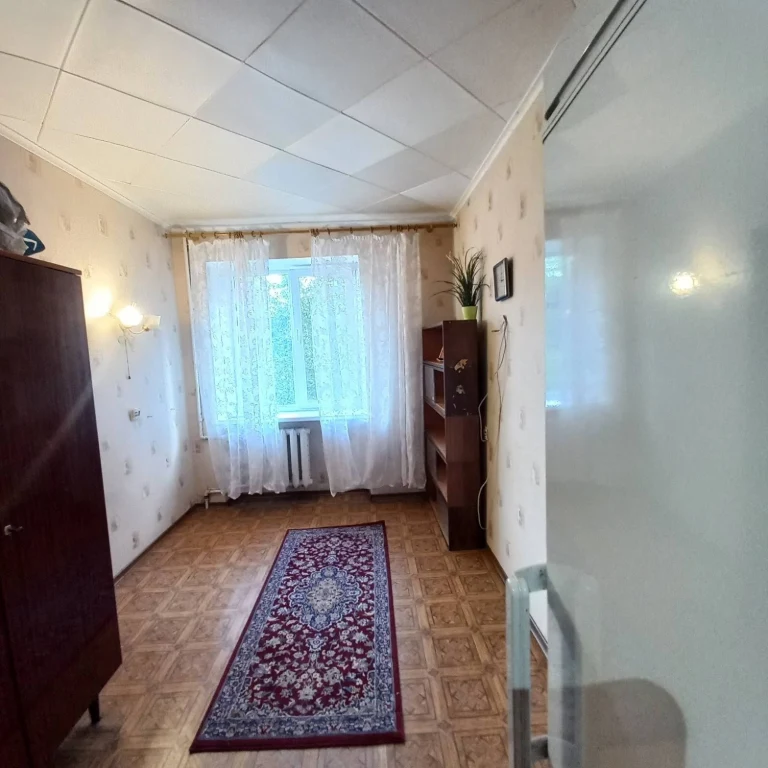 Продам 3-комнатную квартиру на Адмиральском проспекте