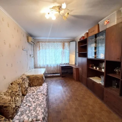 Продам 3-комнатную квартиру на Адмиральском проспекте