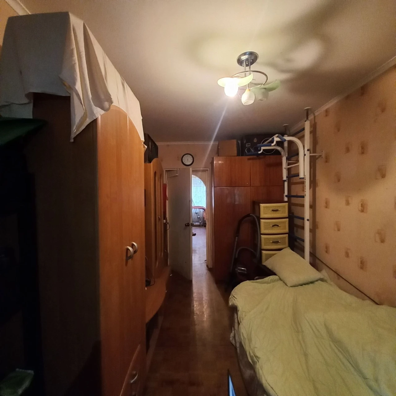 Продам 3-комнатную квартиру на Адмиральском проспекте
