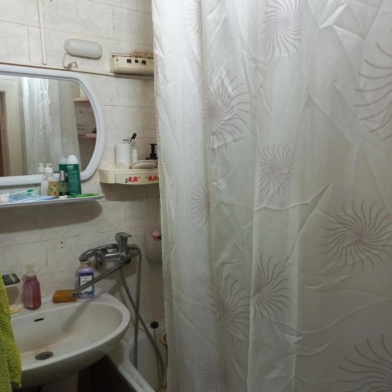 Продам 3-комнатную квартиру на Адмиральском проспекте