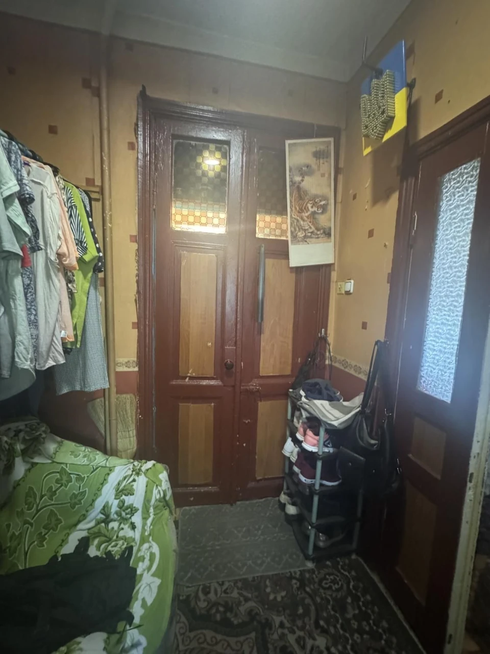 Продам 2-кімн. на вул. Середня/М'ясоїдівська (3-327-723)