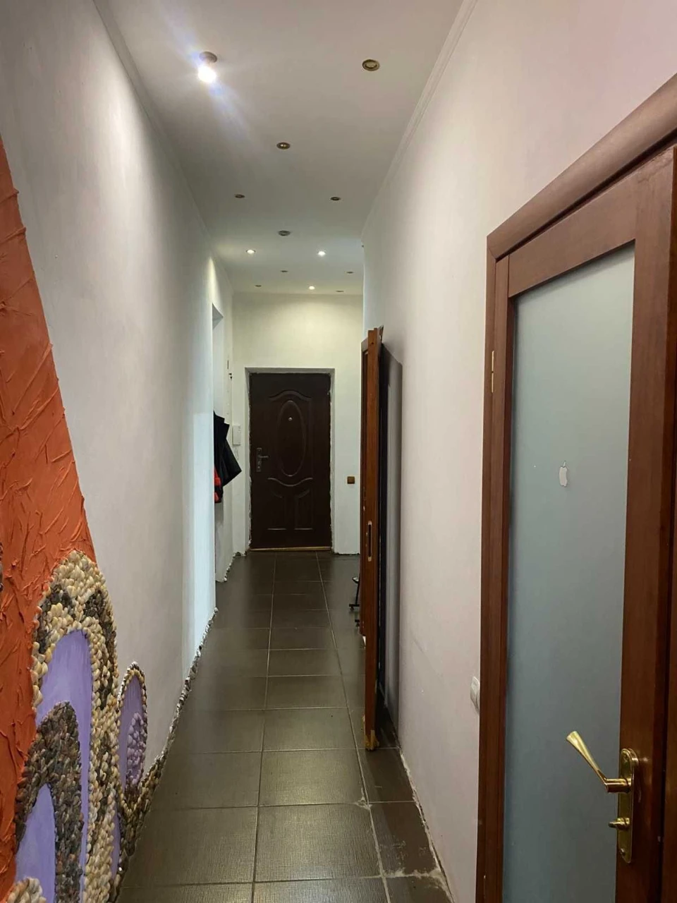 Продам 3-х кімнатну сталінку в центрі