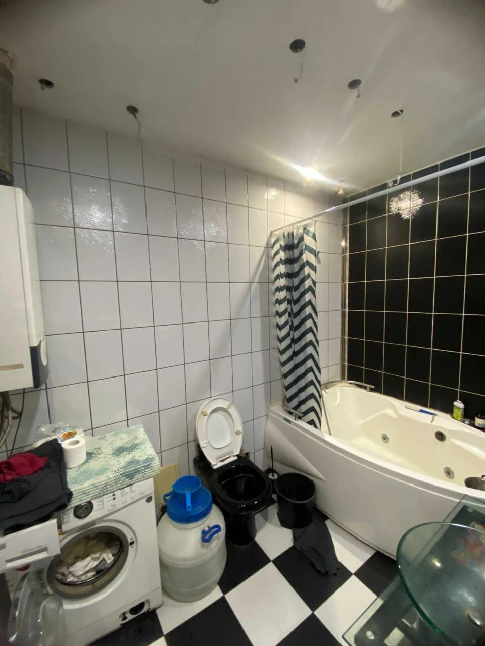 Продам 3-х кімнатну сталінку в центрі