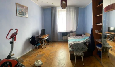 Продам 3-х кімнатну сталінку в центрі