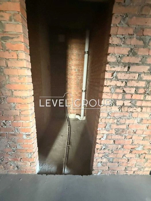 Простора 2-кімнатна квартира (72 м²) з ВЕЛИКИМ балконом у RY