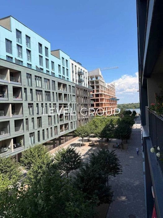 Простора 2-кімнатна квартира (72 м²) з ВЕЛИКИМ балконом у RY