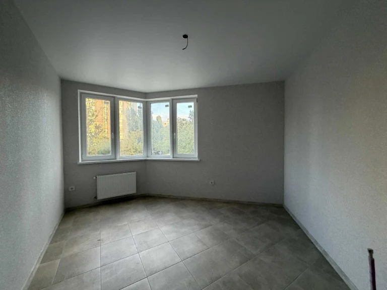 Продам 1-к 40 м² с ремонтом на Глушко. Без комиссии. Рассроч