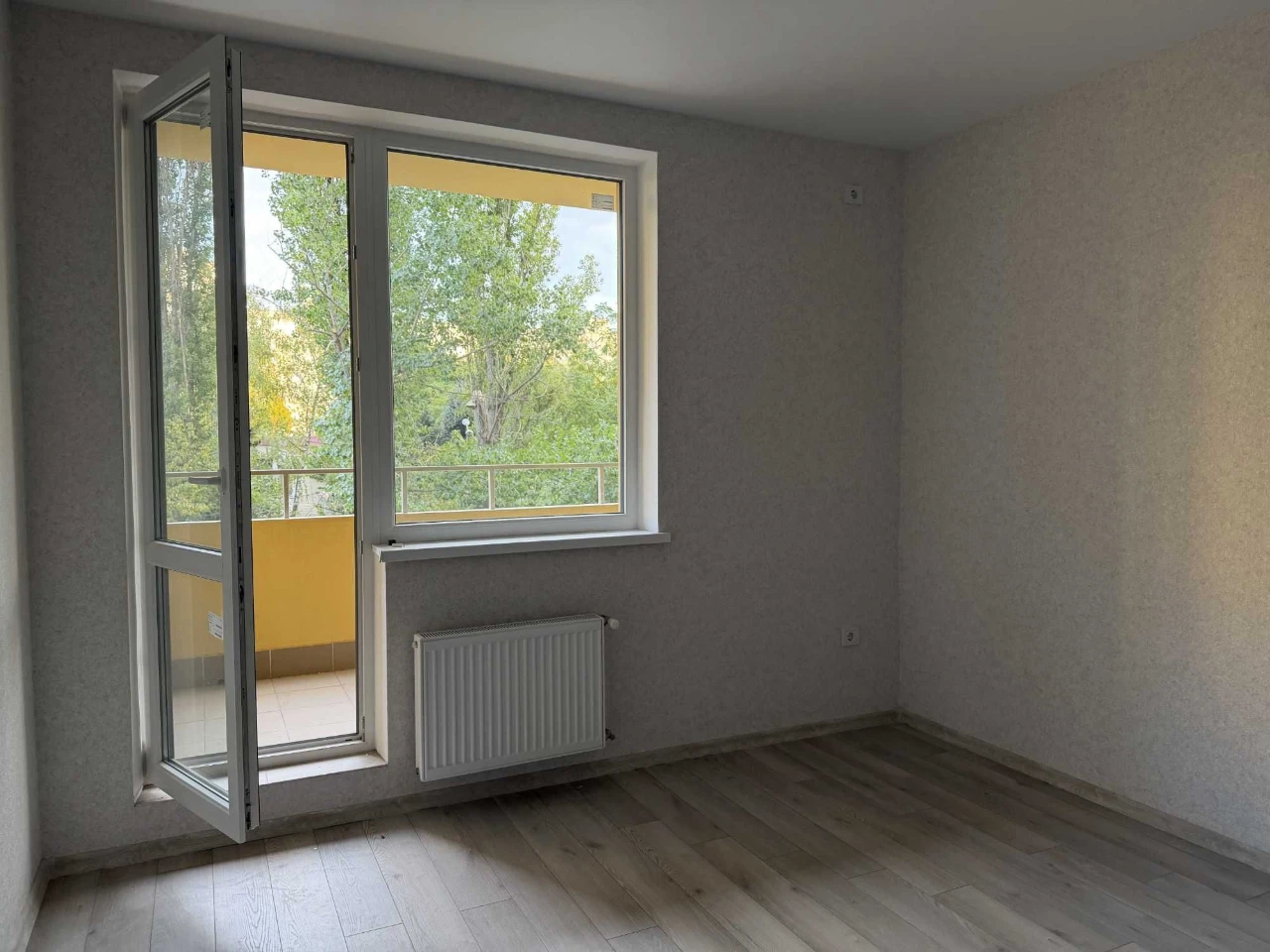Продам 1-к 40 м² с ремонтом на Глушко. Без комиссии. Рассроч