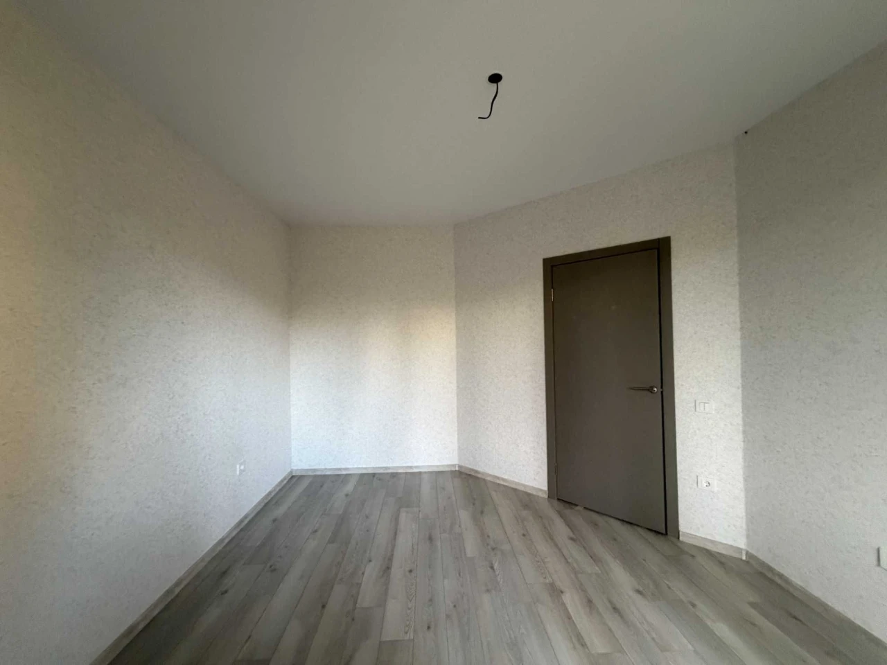 Продам 1-к 40 м² с ремонтом на Глушко. Без комиссии. Рассроч