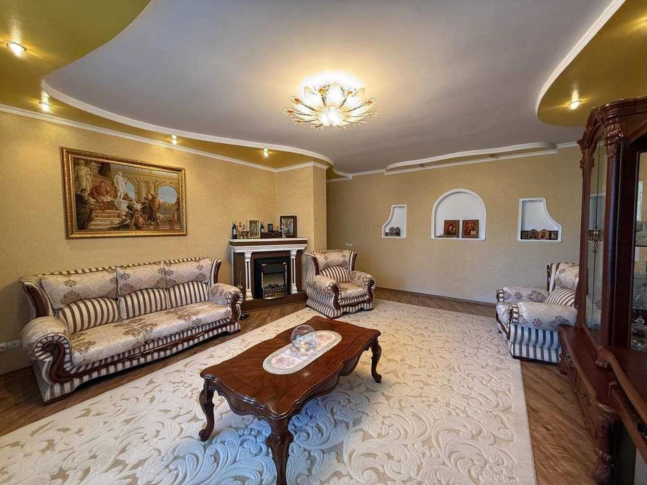 Продаж шикарної 3к квартири! Виставка