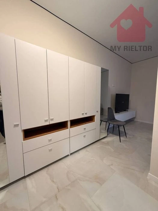 Продаж 1.5 квартири по вул.Грушевського