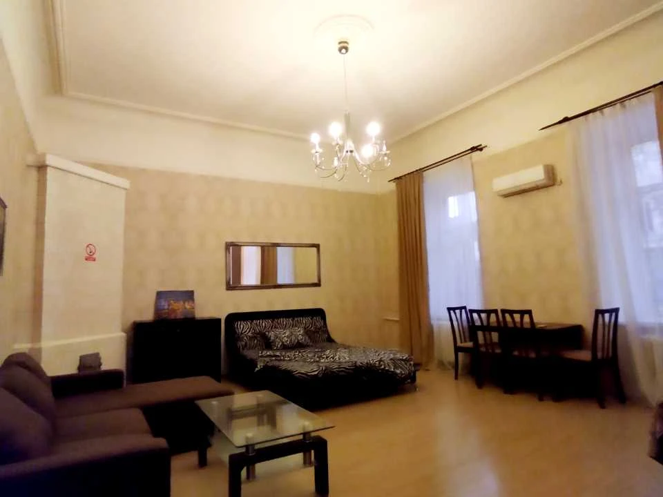 Квартира. Одеса, Університетська вул.