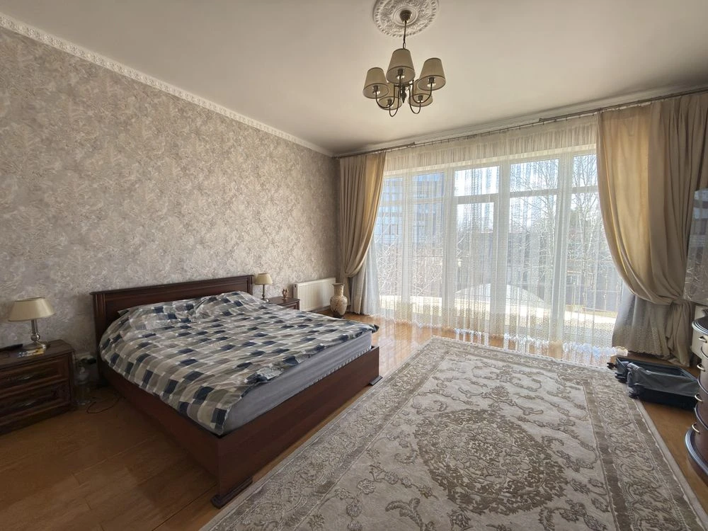 Продам дом на Фонтане , 6 соток . К морю 10 минут пешком .