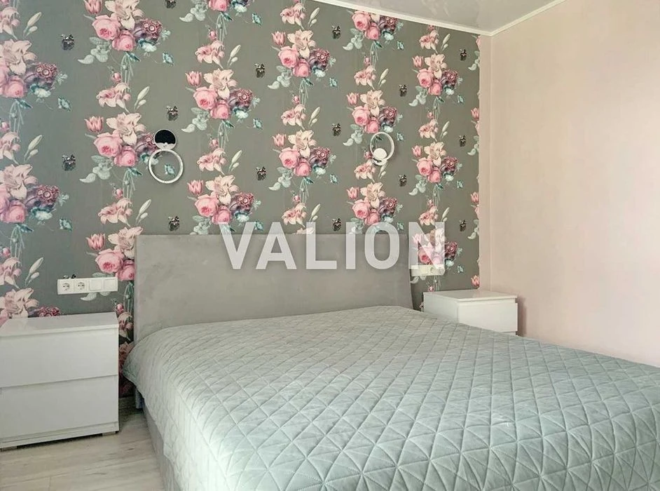 Two-room apartment for sale in Lakes residential complex, Yasynuvatskyi lane,