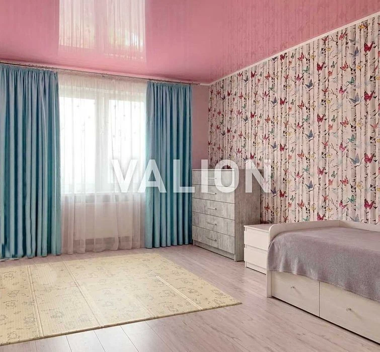 Two-room apartment for sale in Lakes residential complex, Yasynuvatskyi lane,
