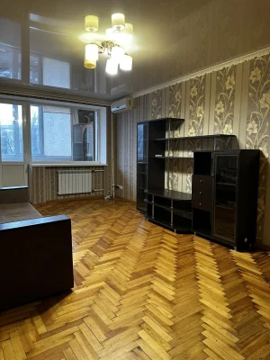 Продається велика 1-кім квартира 40-ка в Хортицькому районі