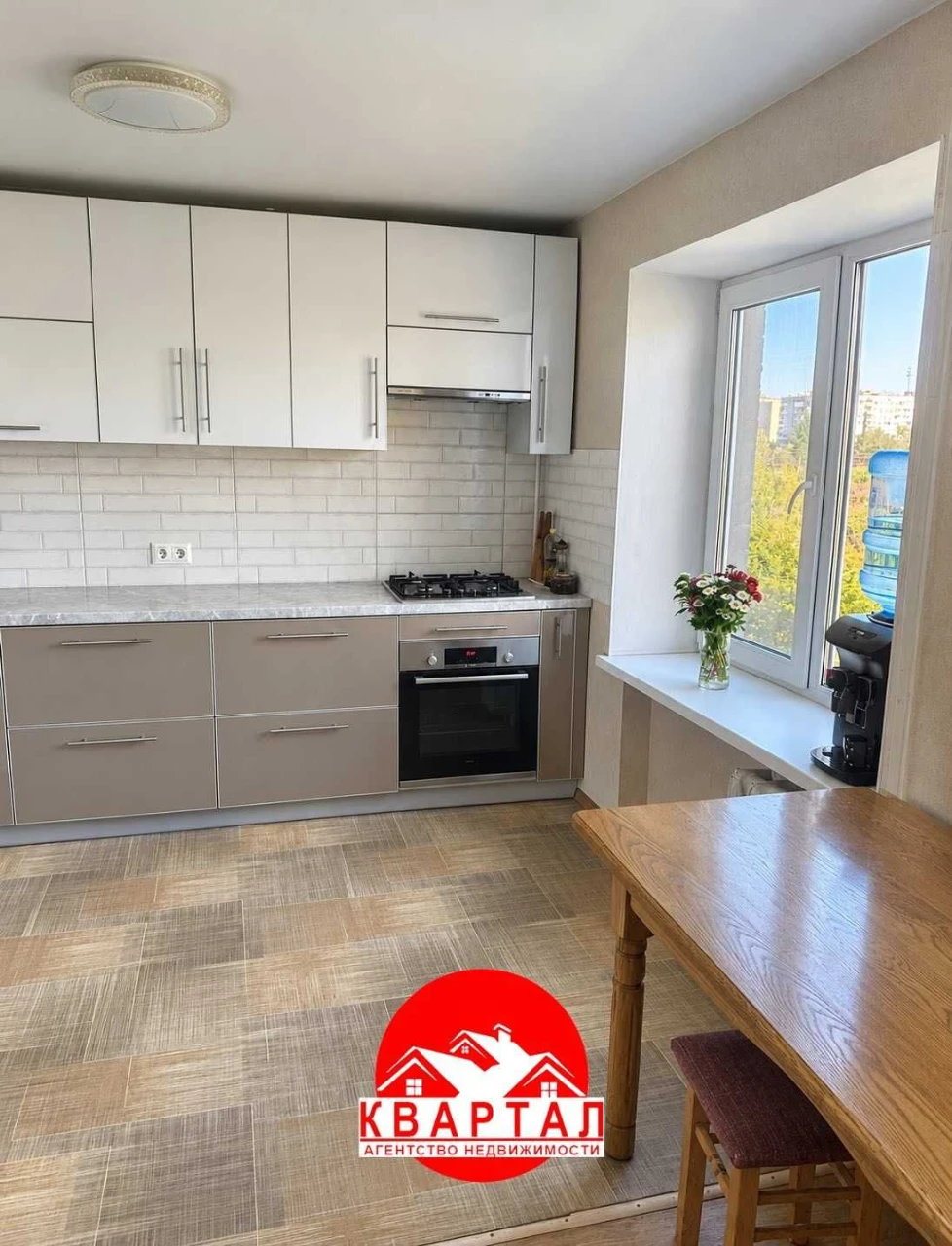 Продажа 4-х к. квартиры 80кв.м. с ремонтом р-н ЗНУ,  мебель