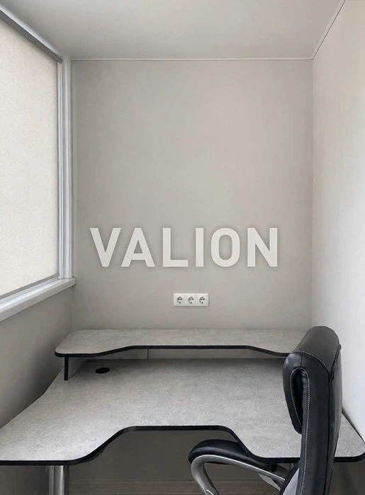 Two-room apartment for sale in Lakes residential complex, Yasynuvatskyi lane,