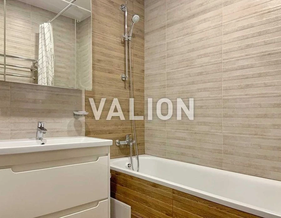 Two-room apartment for sale in Lakes residential complex, Yasynuvatskyi lane,
