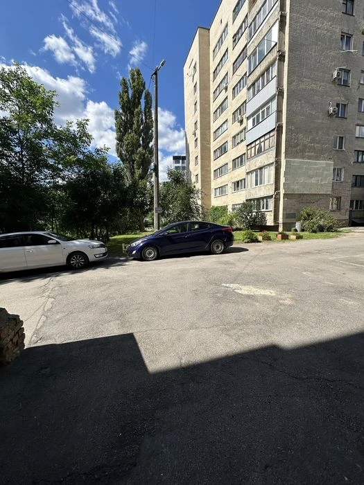 Продаж 2 кімнатної квартири  на Київській