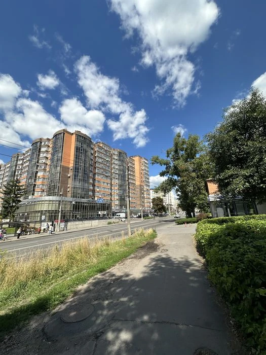 Продаж 2 кімнатної квартири  на Київській
