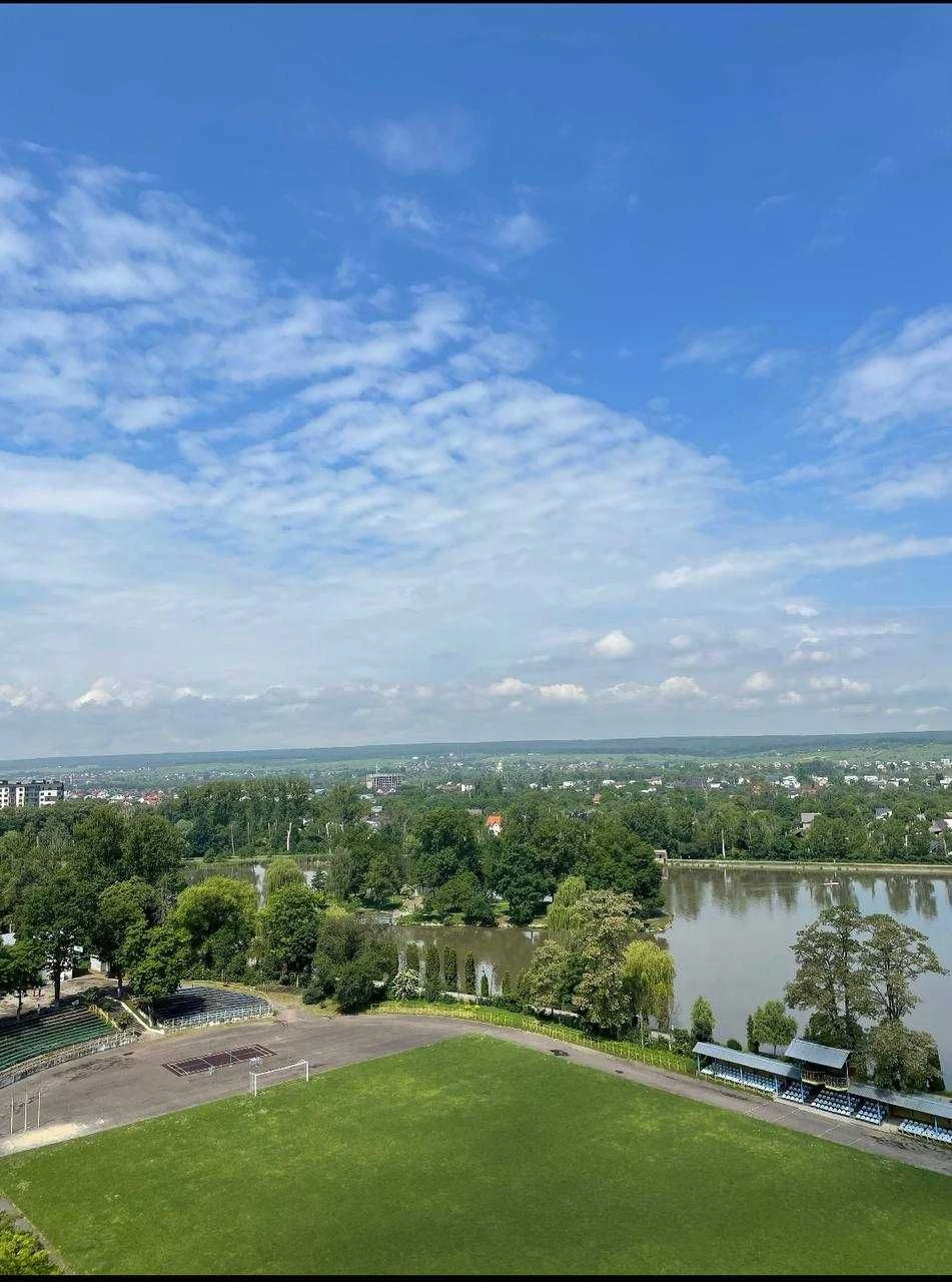 Продаю ПЕНТХАУЗ на березі Міського Озера. ТОРГ