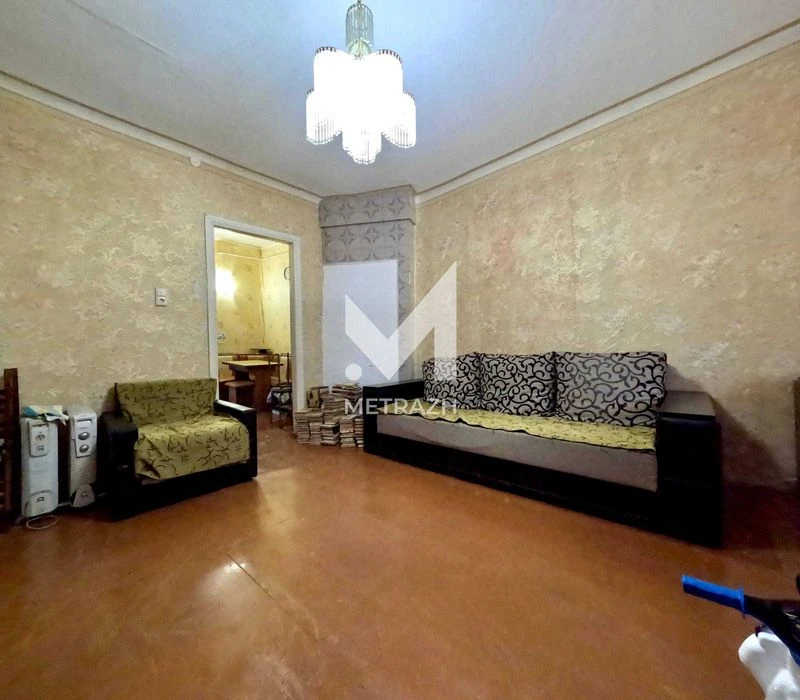 89787 2-room apartment for sale in the circus area!