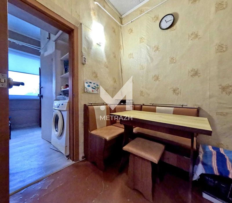 89787 2-room apartment for sale in the circus area!