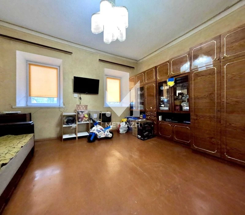 89787 2-room apartment for sale in the circus area!
