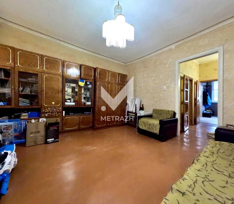 89787 2-room apartment for sale in the circus area!