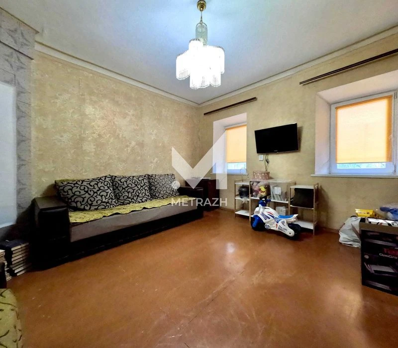 89787 2-room apartment for sale in the circus area!