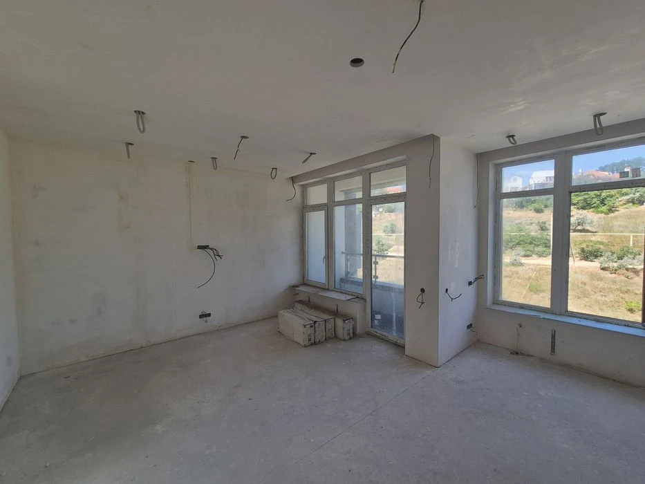 Apartment for sale on the first line of the sea