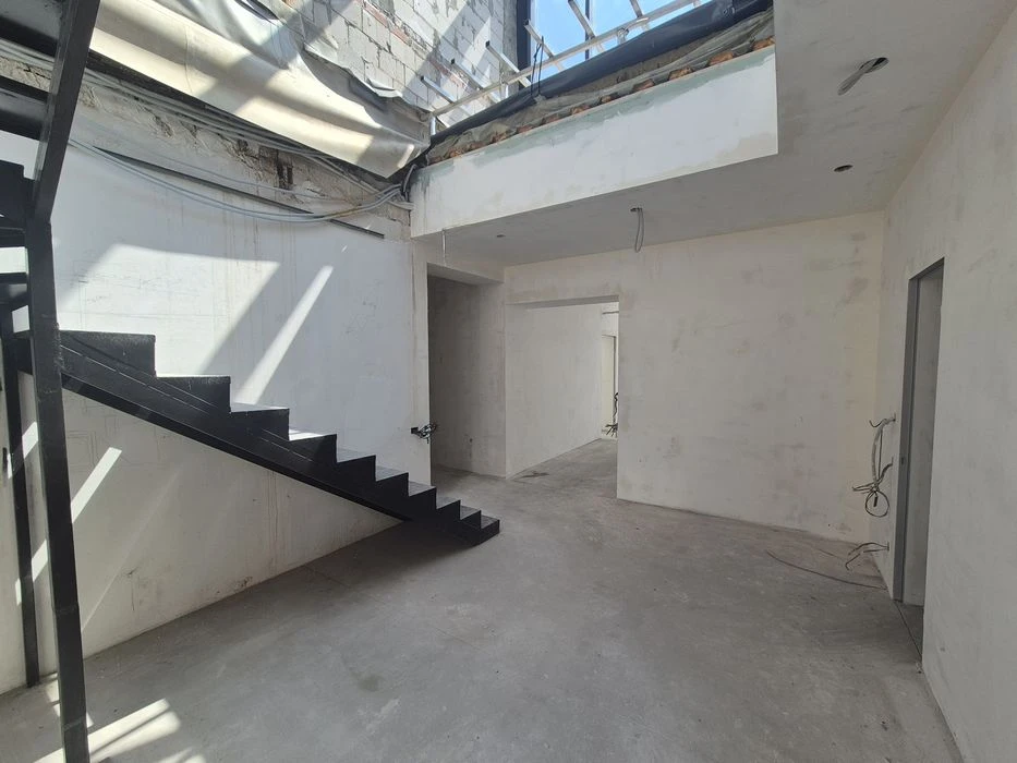 Apartment for sale on the first line of the sea