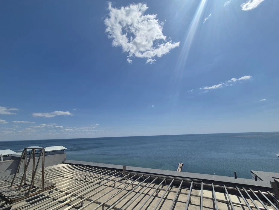 Apartment for sale on the first line of the sea