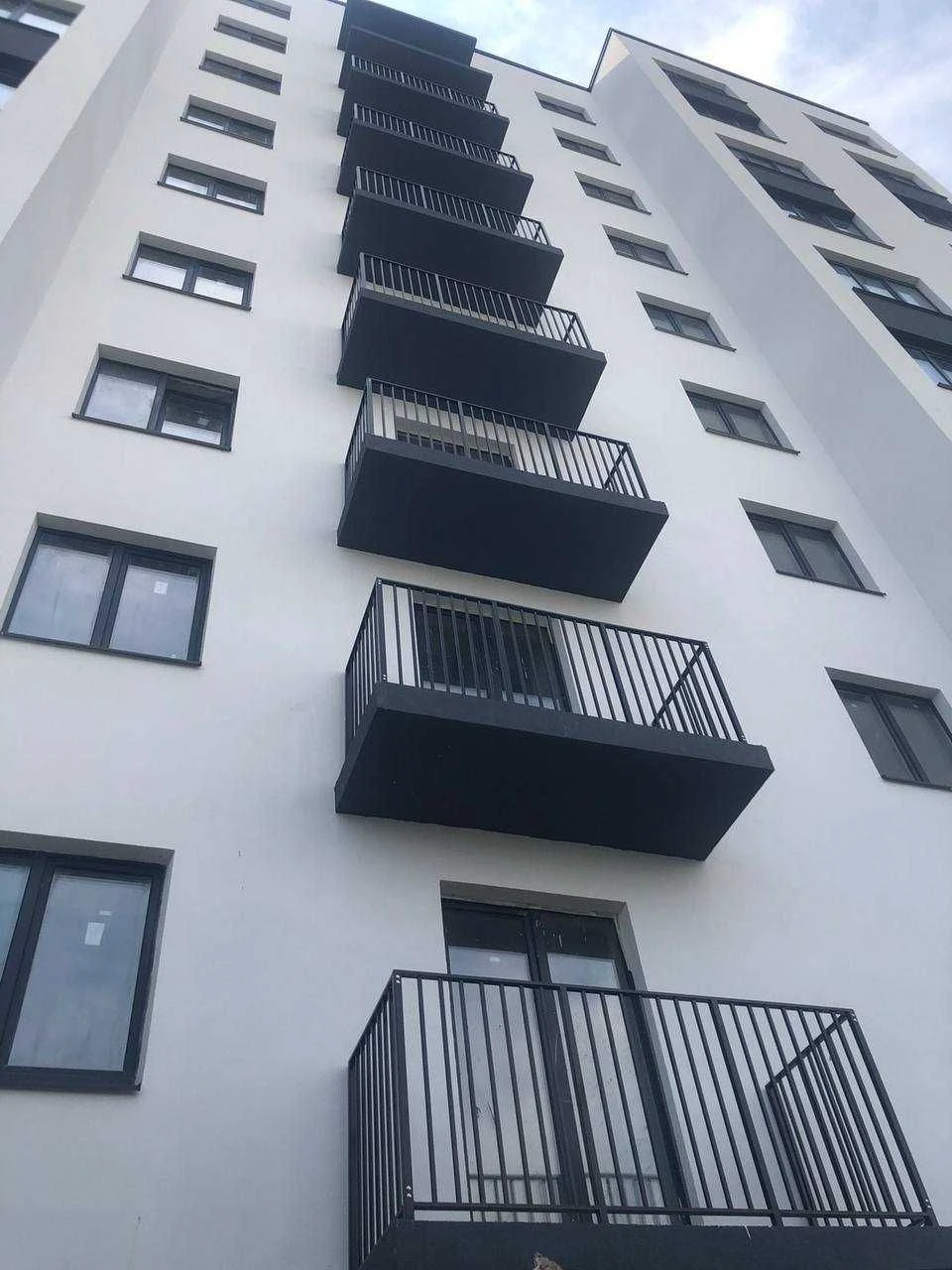 Терміновий продаж 2 к квартира неподалік центру міста
