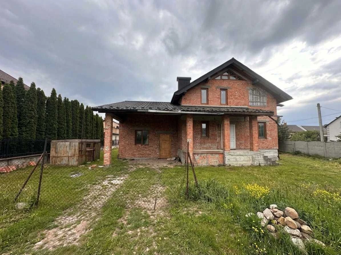 продається будинок