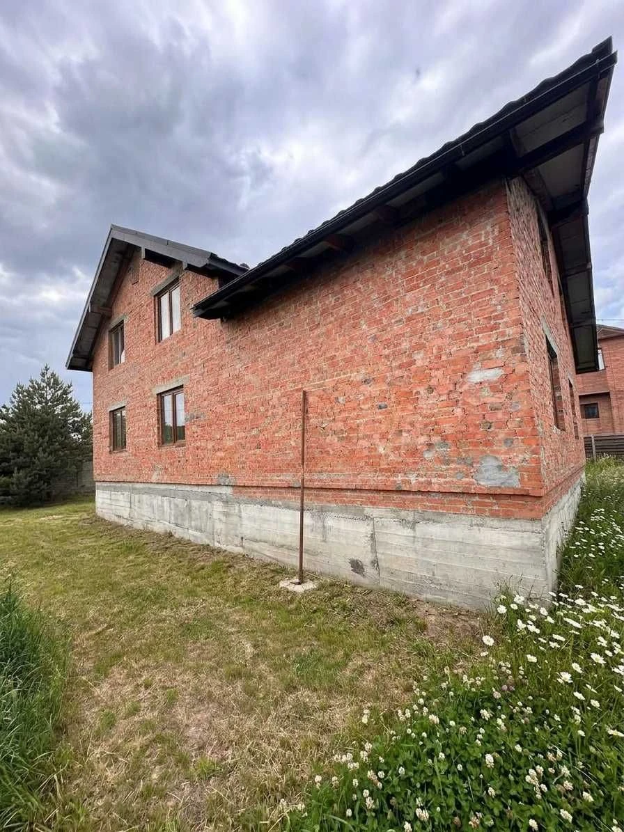 продається будинок